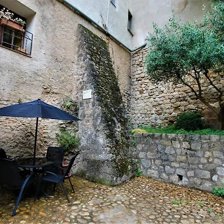 Nyaraló Traditional Provencal Stone House