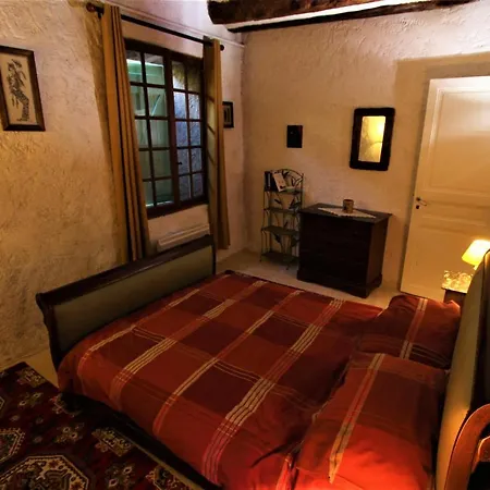 Traditional Provencal Stone House * Entrecasteaux